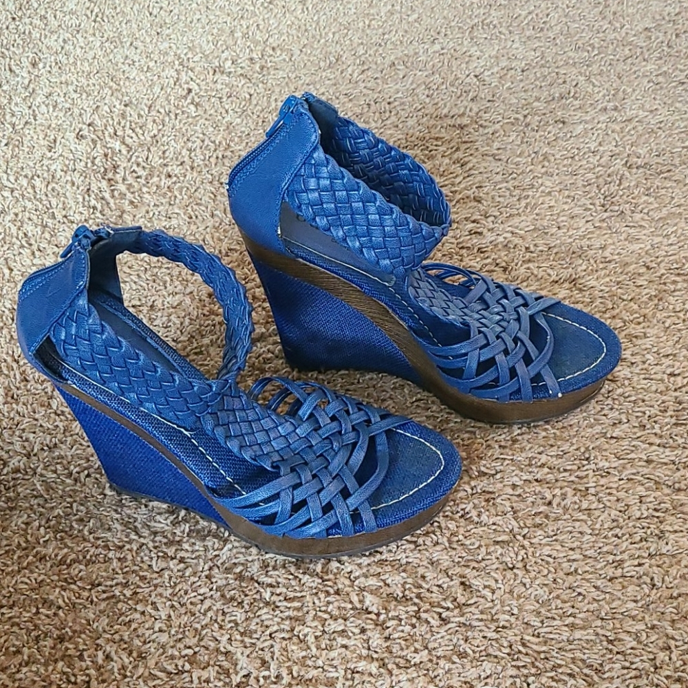Bucco Wedges